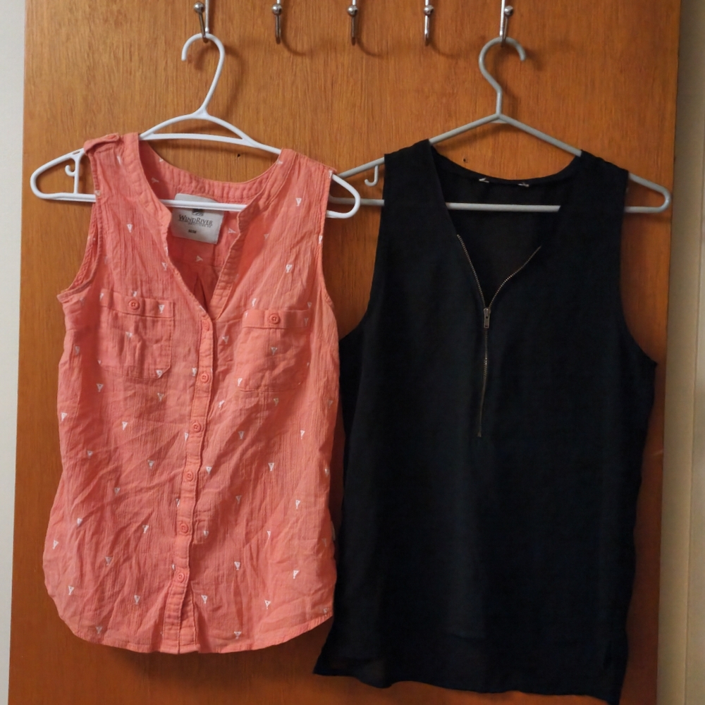 [BUNDLE] (2) Womens M Blouses